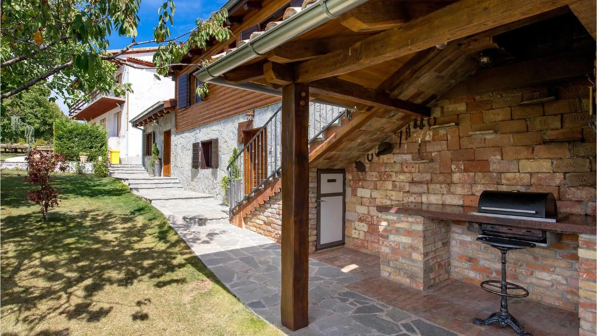 Amazing Home In Lisac With Wifi Lipa 크로아티아
